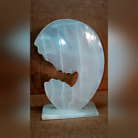 Alabaster Carving Statue Mother with Baby White Alabaster Smoothed Carving Mary - Picture 2 of 2